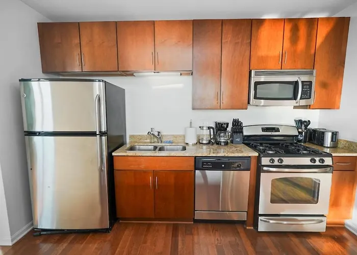 29th Floor 2br Grant Park With Balcony, Gym Chicago
