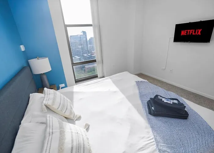 29th Floor 2br Grant Park With Balcony, Gym * Chicago