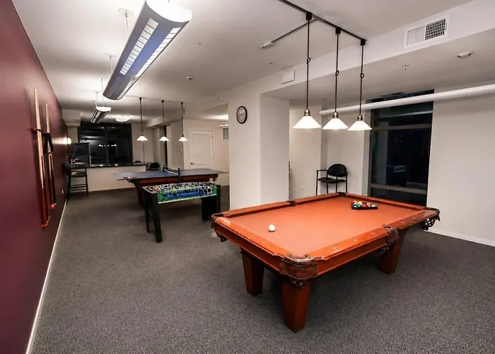 29th Floor 2br Grant Park With Balcony, Gym * Chicago